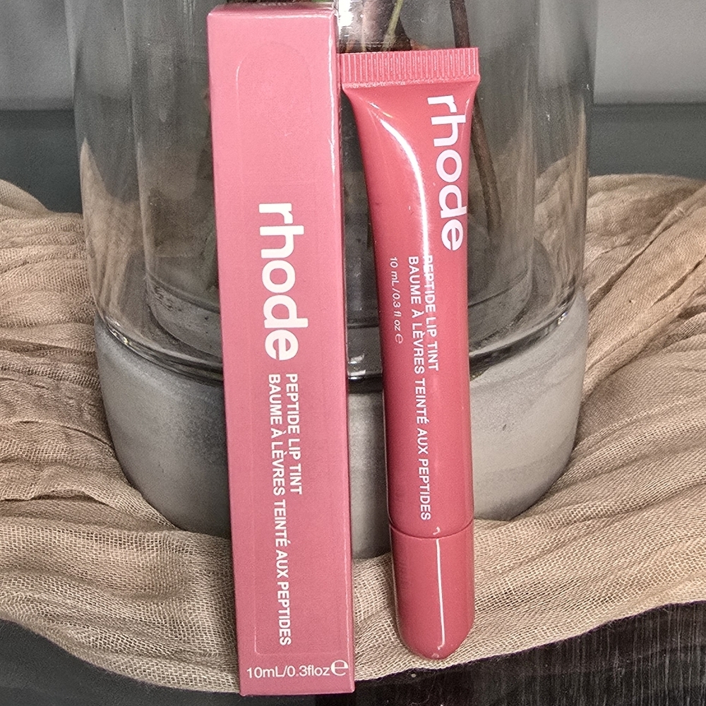 Rhode Peptide Lip Treatment Salty Tan